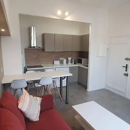 Apartment Climatise Calme Proche Centre-ville *